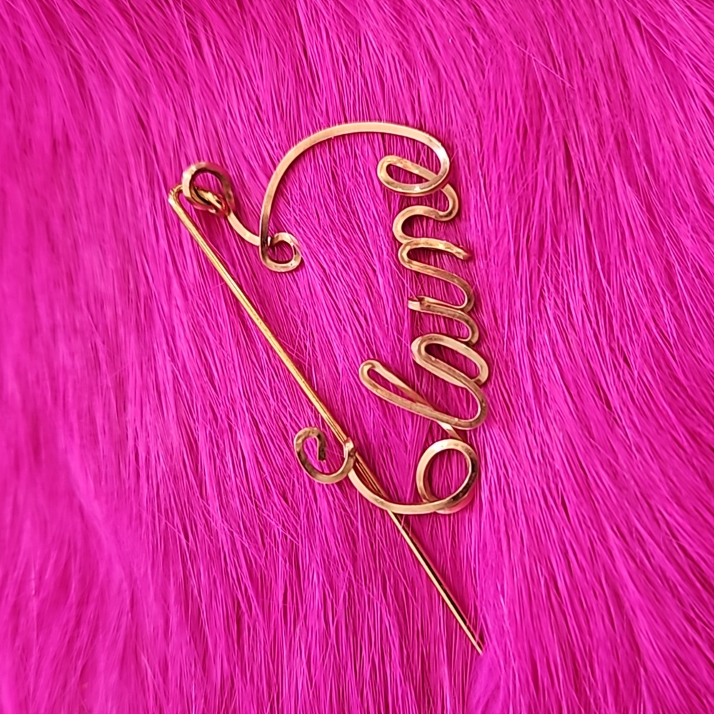 ELAINE Goldtone Vintage‎ Name  Pin Cursive Lapel Pin